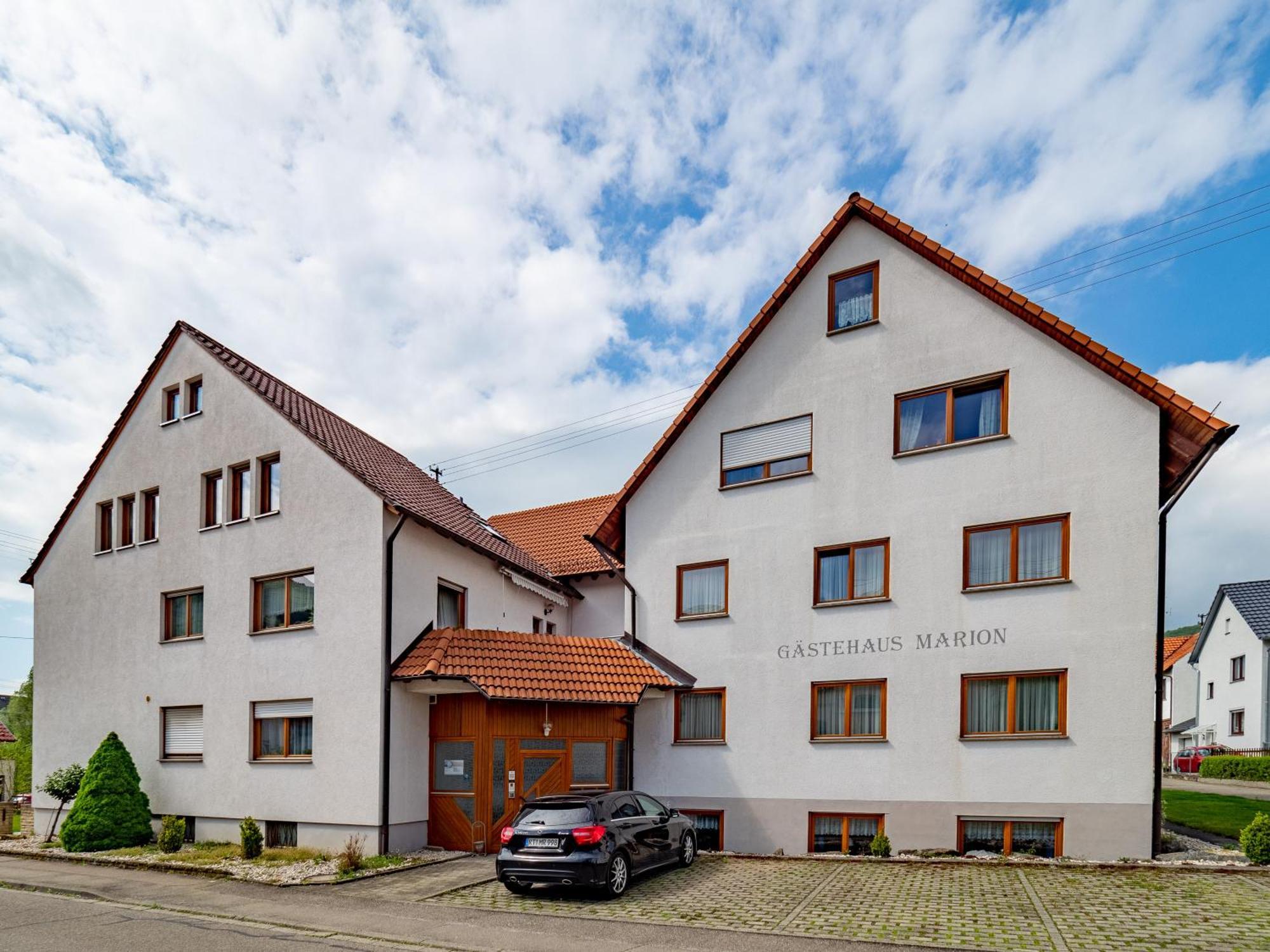 Gaestehaus Marion Dettingen an der Erms Bagian luar foto