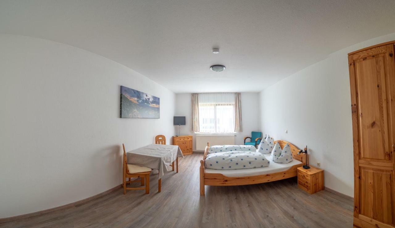 Gaestehaus Marion Dettingen an der Erms Bagian luar foto
